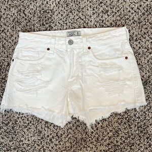 EUC Abercrombie Harper low rise short. Size 24.